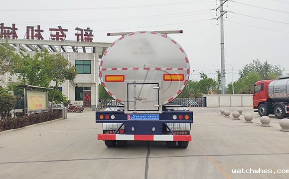 鲜奶运输挂车