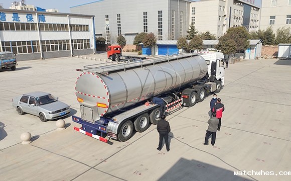 半挂奶罐运输车