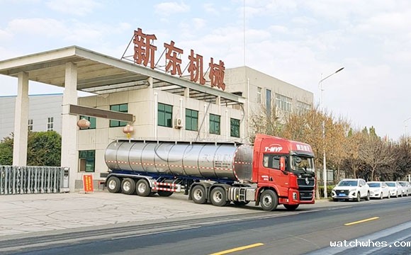 半挂保温运奶车