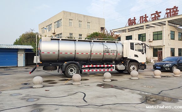 拉奶专用车