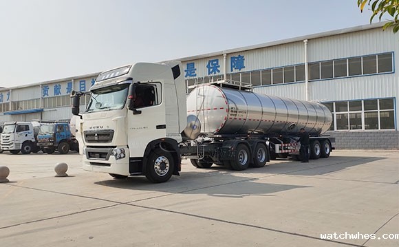 34吨半挂运奶车