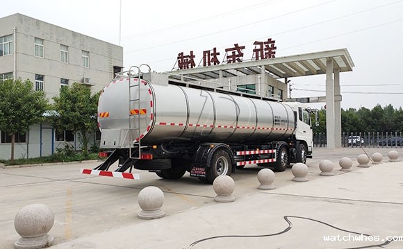 东风16吨连体<a href=/ target=_blank class=infotextkey>奶罐车</a>