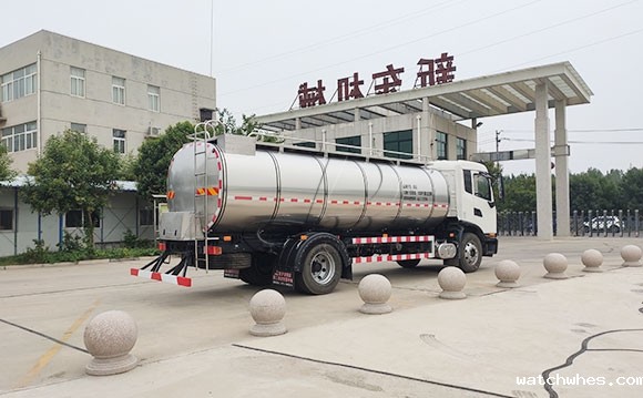 牛奶一体罐运输车
