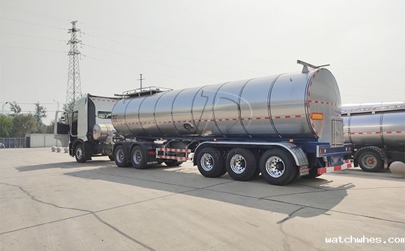 34吨半挂运奶车