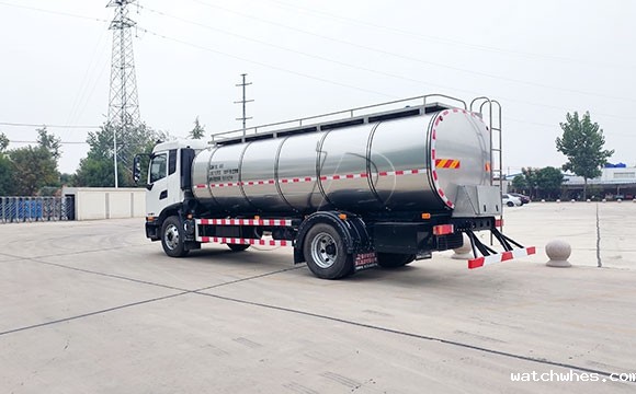 牛奶一体罐运输车