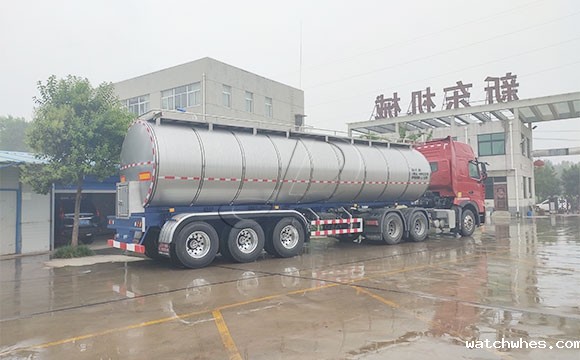 牛奶运输物流车