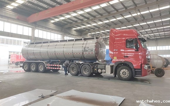 牛奶运输物流车