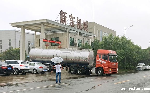 半挂鲜奶运输专用车