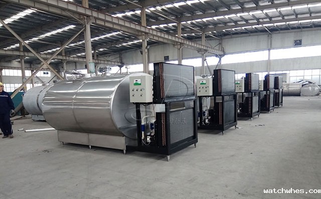 星空体育app官网入口5吨牛奶制冷罐出口发货现场