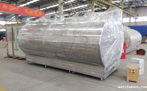 星空体育app官网入口10吨鸭血<a href=/ target=_blank class=infotextkey>制冷罐</a>准备发往山东