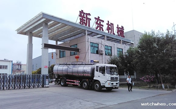 车罐一体拉鲜奶车