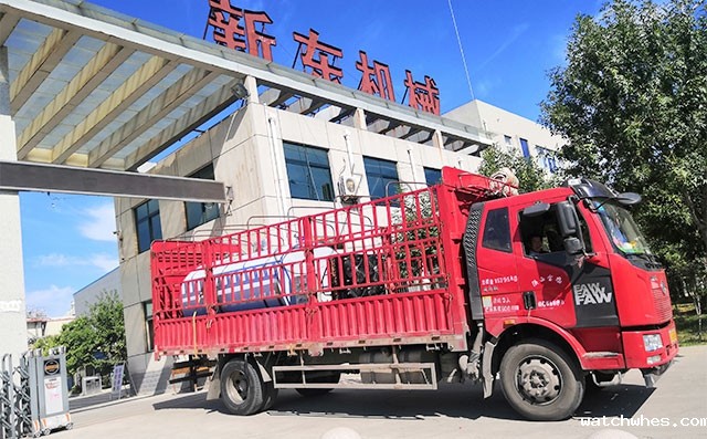 陕西客户订购的6吨直冷式不锈钢奶罐发货