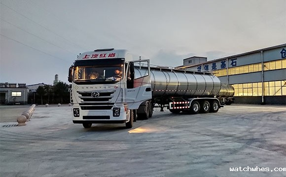 三台天润watchwhes牌34吨鲜牛<a href=/ target=_blank class=infotextkey>奶罐车</a>今日发往四川