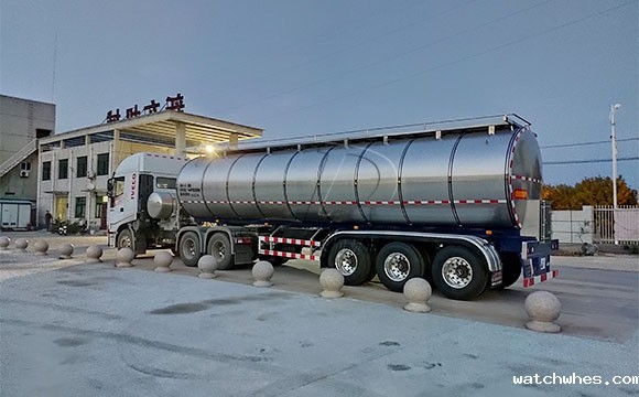 三台天润watchwhes牌34吨鲜牛<a href=/ target=_blank class=infotextkey>奶罐车</a>今日发往四川