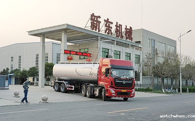 河北定州客户订购的28吨物流运输鲜奶运输车今天发货