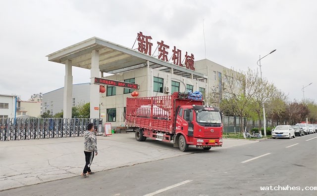 我公司3吨不锈钢羊奶制冷罐发往陕西宝鸡