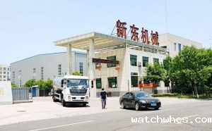 银川客户订购的10吨鲜奶运输罐车今日提车