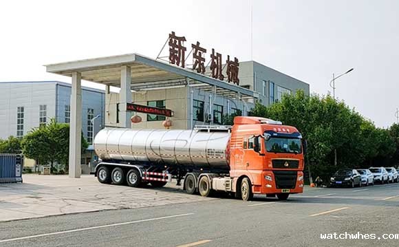 鲜奶半挂运输车