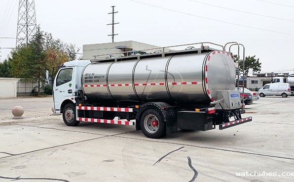 多利卡拉牛奶专用车