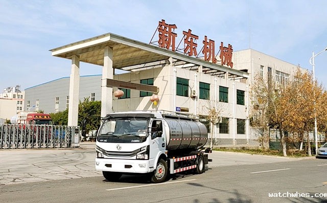 watchwhes东风多利卡7吨拉奶运输车上午发往甘肃