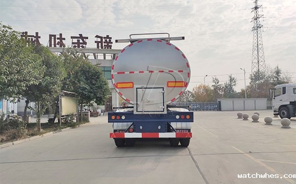 半挂鲜奶直通车