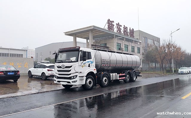 江苏20立方四轴车罐一体鲜奶车冒雨发货