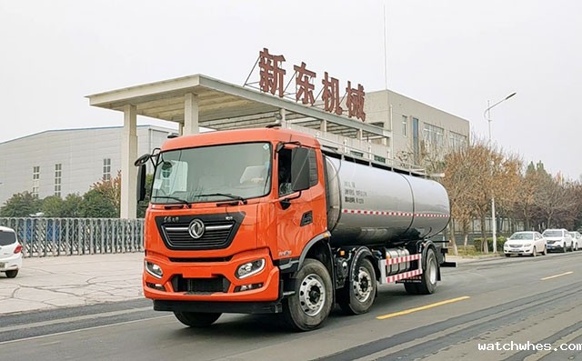 河南某乳企订购的10吨拉牛鲜奶运输车发往南阳