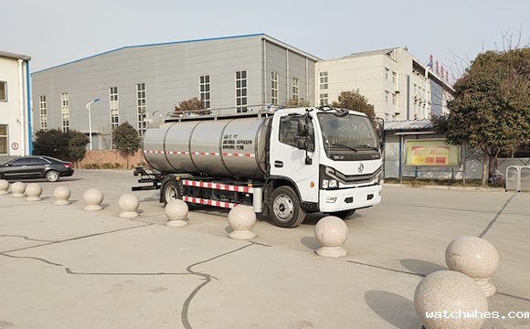 东风鲜奶运输车