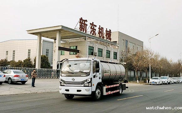 东风鲜奶运输车