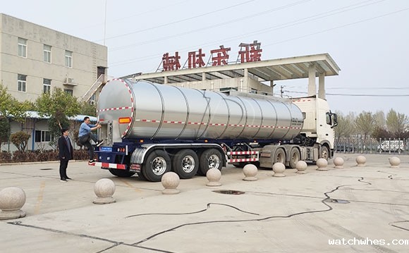 半挂鲜奶直通车