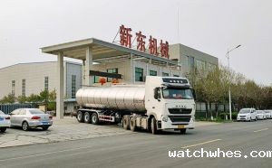 江门客户订购的34吨伊利运奶车发往广东