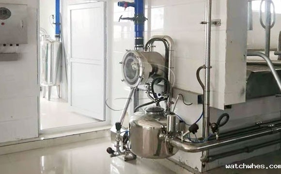 并列式<a href=/ target=_blank class=infotextkey>挤奶机</a>