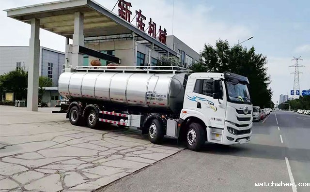 星空体育app官网入口解放前四后六20方鲜奶运输车发往东北