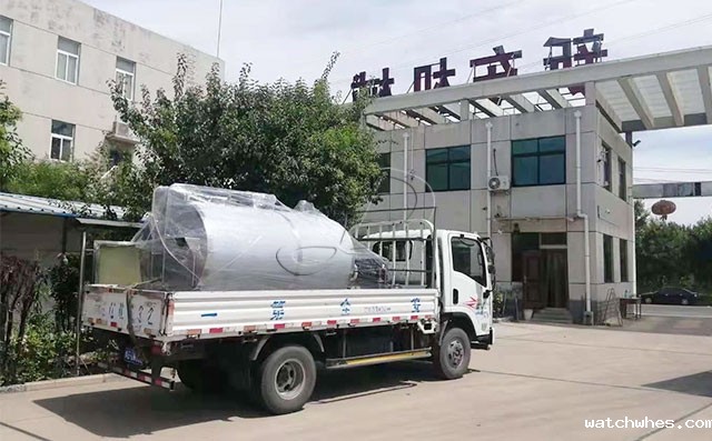 我公司3吨全自动清洗牛奶制冷罐发往甘肃