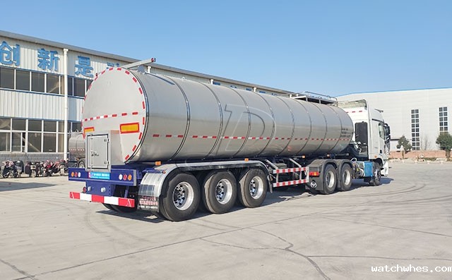 再走山东34方半挂鲜奶运输专用车一台