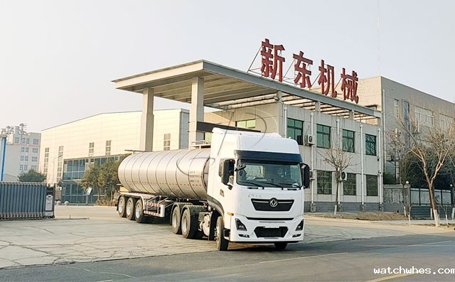 我公司2022年第一台34方半挂鲜奶运输车按时交付