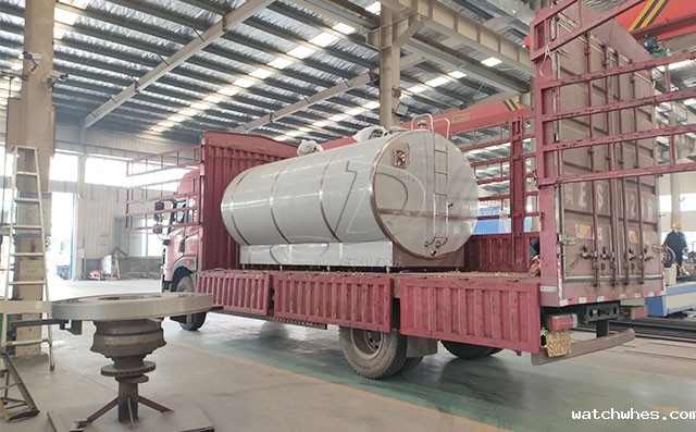 南京客户订购的8吨直冷式制冷罐车间发货现场