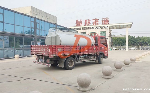 简简单单发台不锈钢小型外贸牛奶运输罐