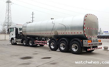 奶罐车的秘密:揭秘原奶冷藏运输的幕后英雄!