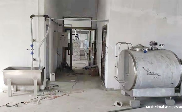 中置式<a href=/ target=_blank class=infotextkey>挤奶机</a>