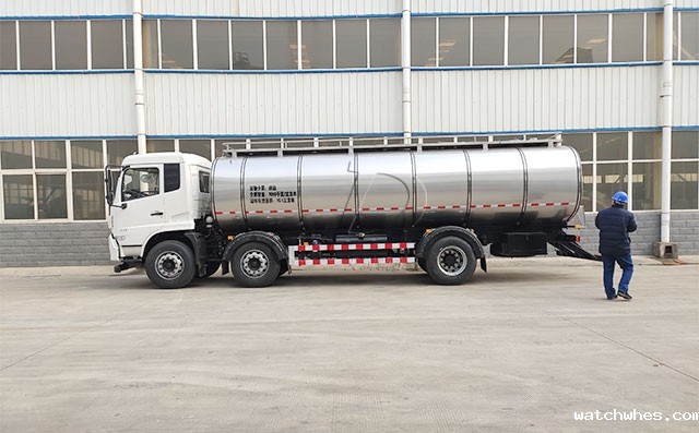 山东客户订购的16立方一体背罐保温奶车完成发车前清洗