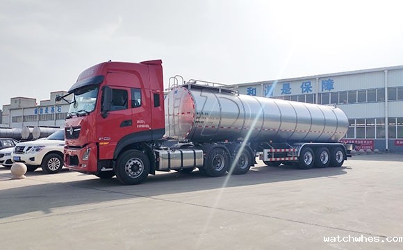 半挂鲜奶运输车