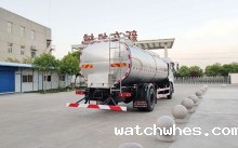 山西两轴车罐一体鲜奶运输车客户提车现场