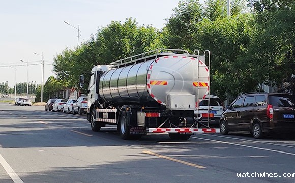 鲜奶保鲜罐车
