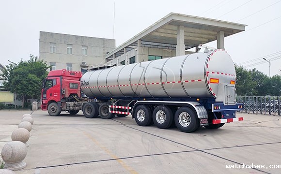 34吨牛奶运输物流车