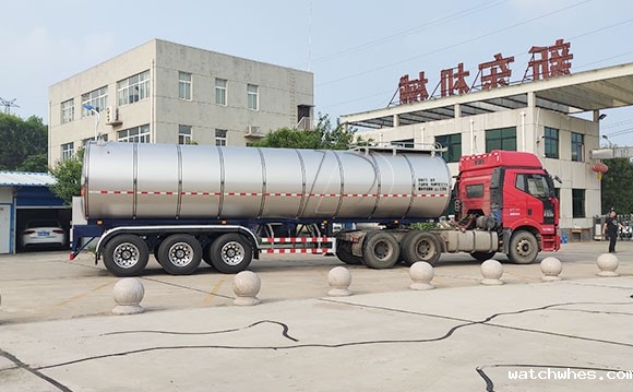 34吨牛奶运输物流车
