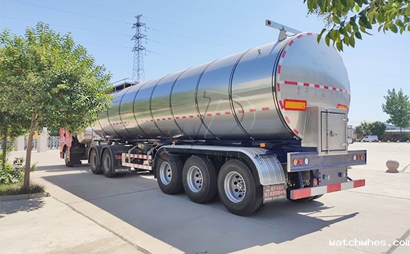 罐式拉牛奶卡车