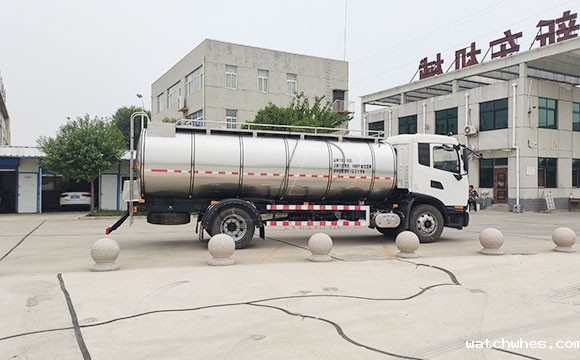 一体式拉奶运输车