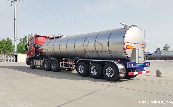 半挂鲜奶运输车