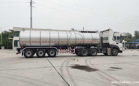 不锈钢保温运输罐车